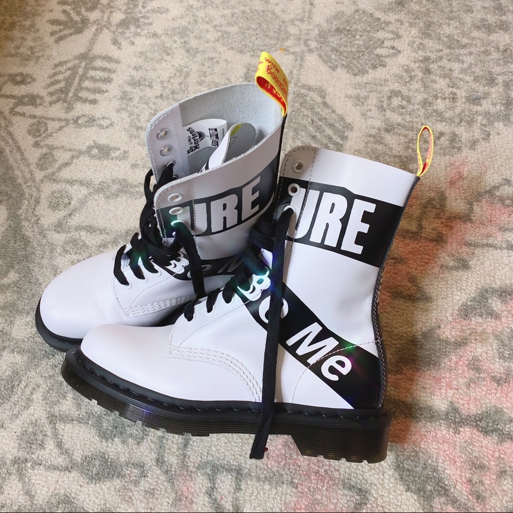 Dr. Martens White Sex Pistols 1490 *WORN ONCE*